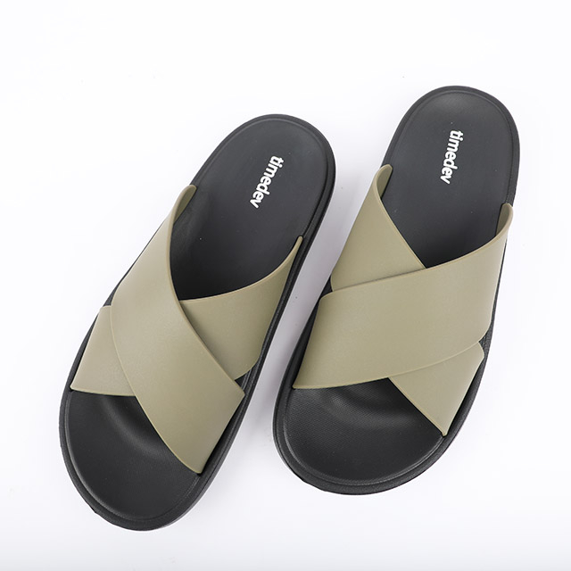 男士斜带拖鞋